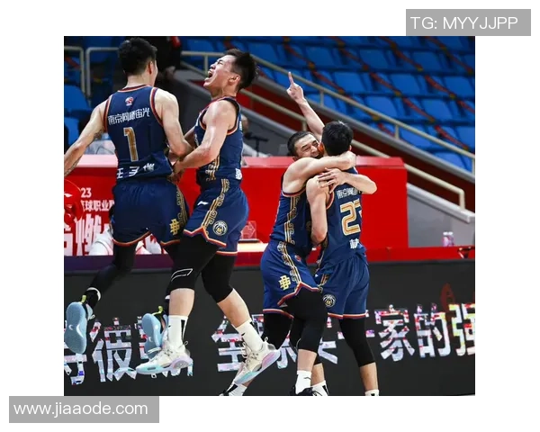 CBA精彩对决南京同曦迎战天津队全力争胜展现篮球魅力