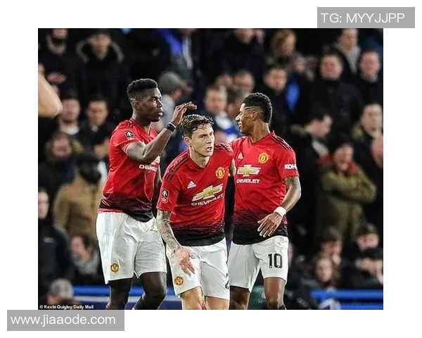 曼联与巴黎激战回顾精彩瞬间与战术分析全景呈现 曼联与巴黎激战回顾精彩瞬间与战术分析全景呈现